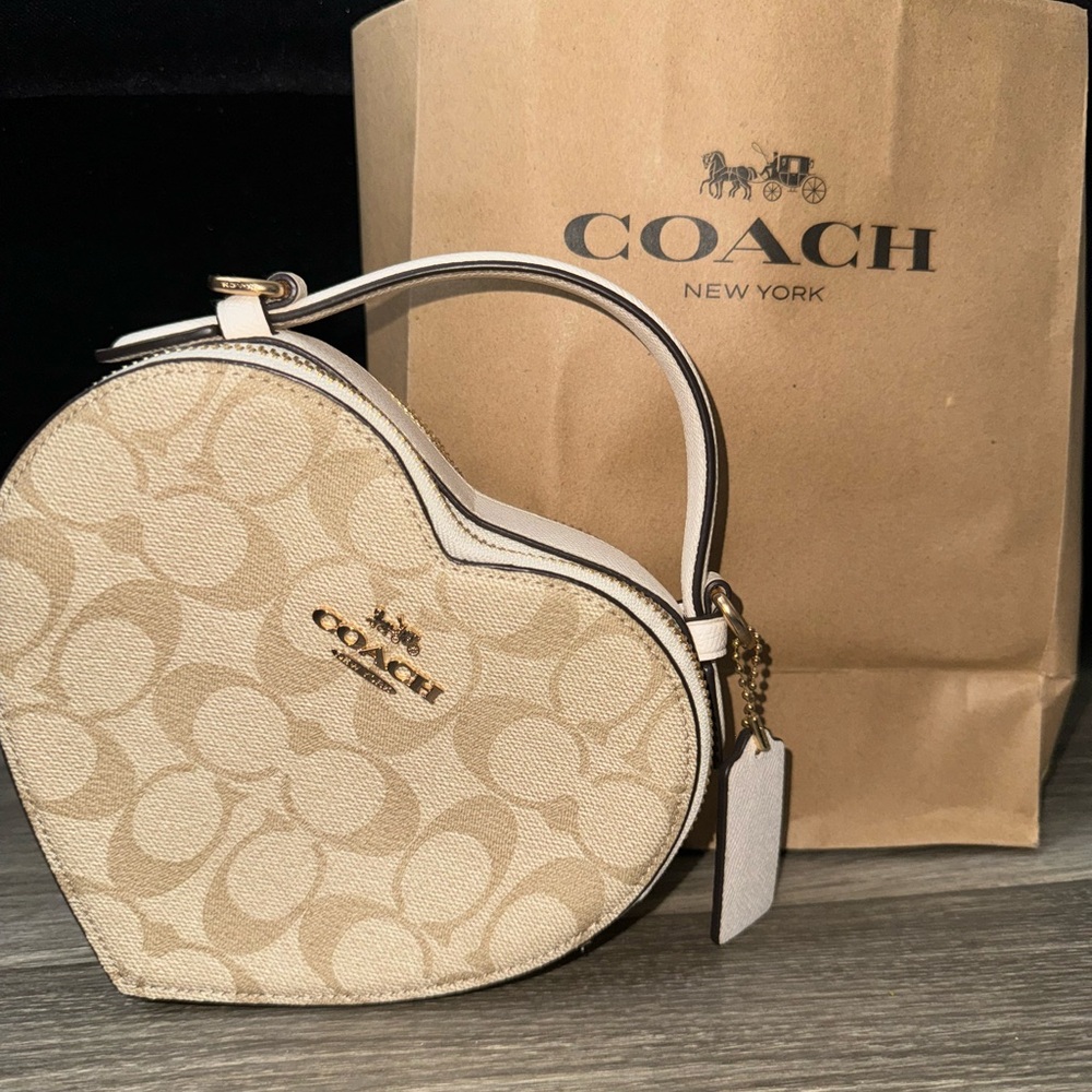 Coach Heart Crossbody in Signature Canvas